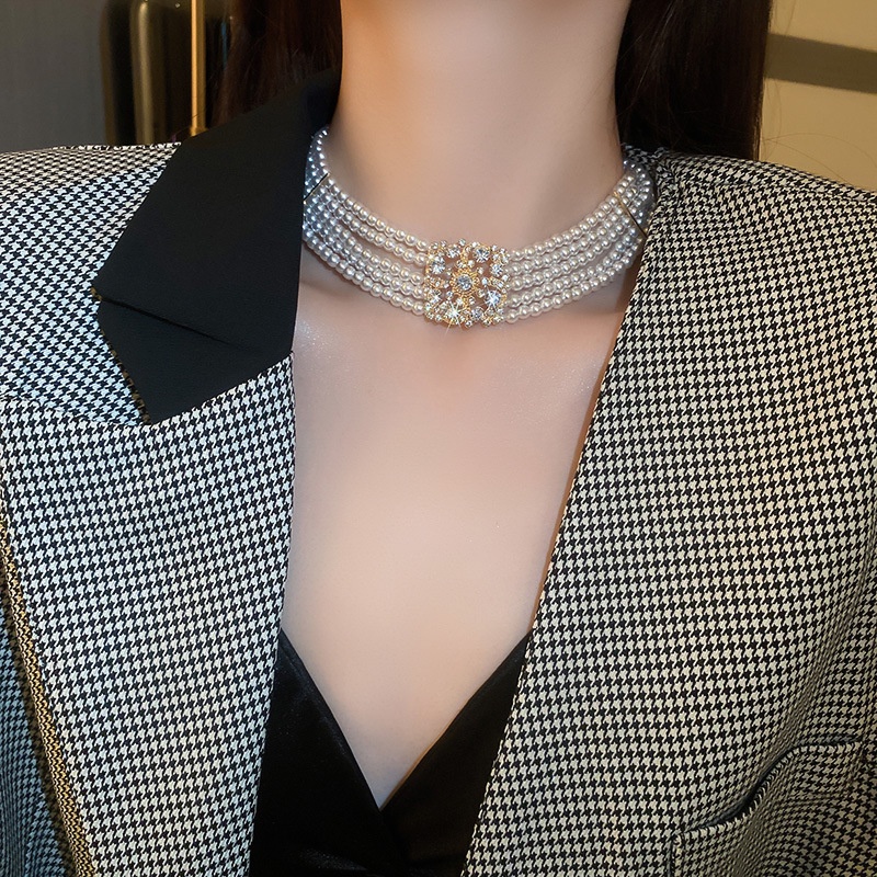 vòng cổ choker nữ chuỗi ngọc nhiều lớp đính đá sang trọng