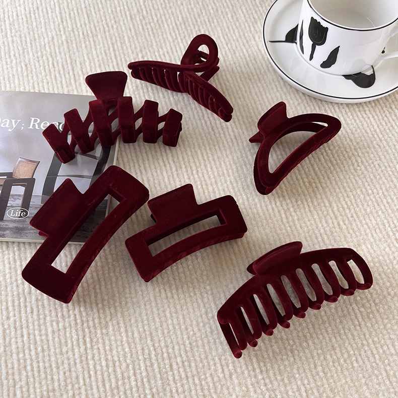 Kẹp Tóc Hình Cá Mập Màu Đỏ Sẫm Thời Trang Thu Đông Hàn Quốc