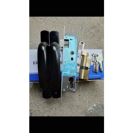 Khoá ag tay đen củ đồng