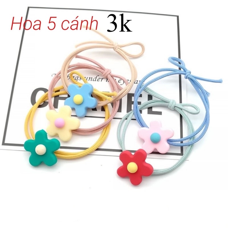 Cột tóc nữ xinh xắn