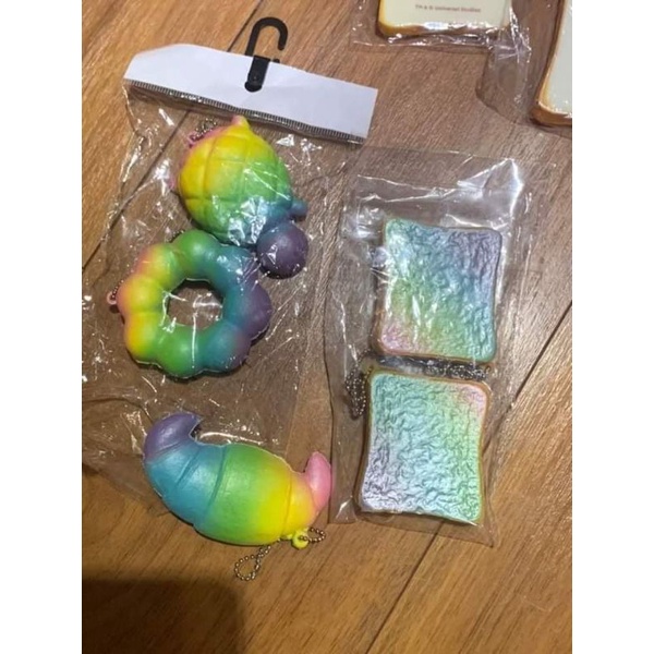 squishy hiếm ngẫu nhiên(may mắn sẽ đc y trong hình)