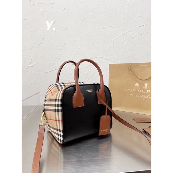 Túi xách burberry size 22*21 cm super cực đẹp, túi full box