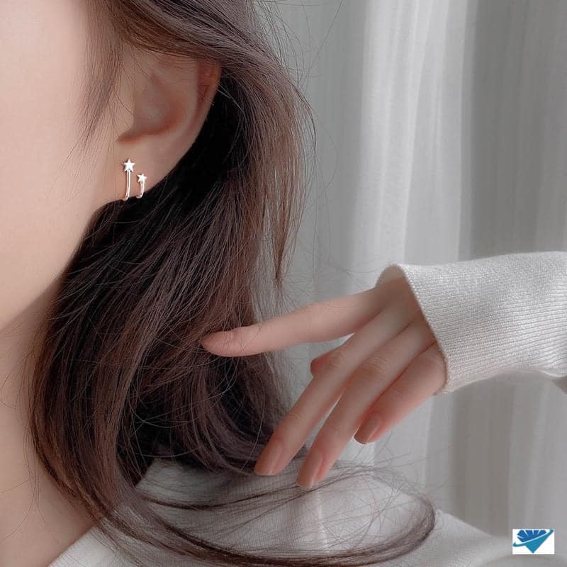 Khuyên tai sao kép cá tính