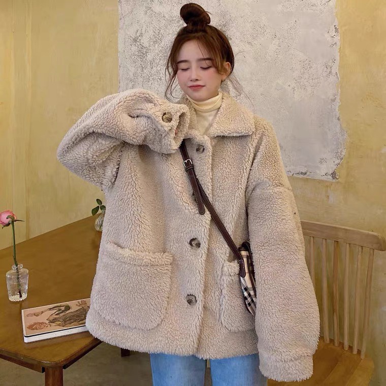 Áo khoác nữ lông cừu 2 túi phối khuy to chất lông mềm mịn