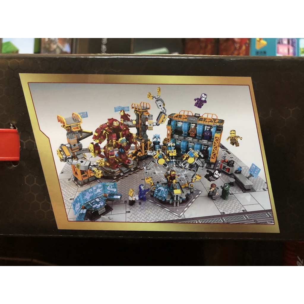 Xếp Hình Phòng Lab Của Iron Man Có Tấm Lót LY 76028