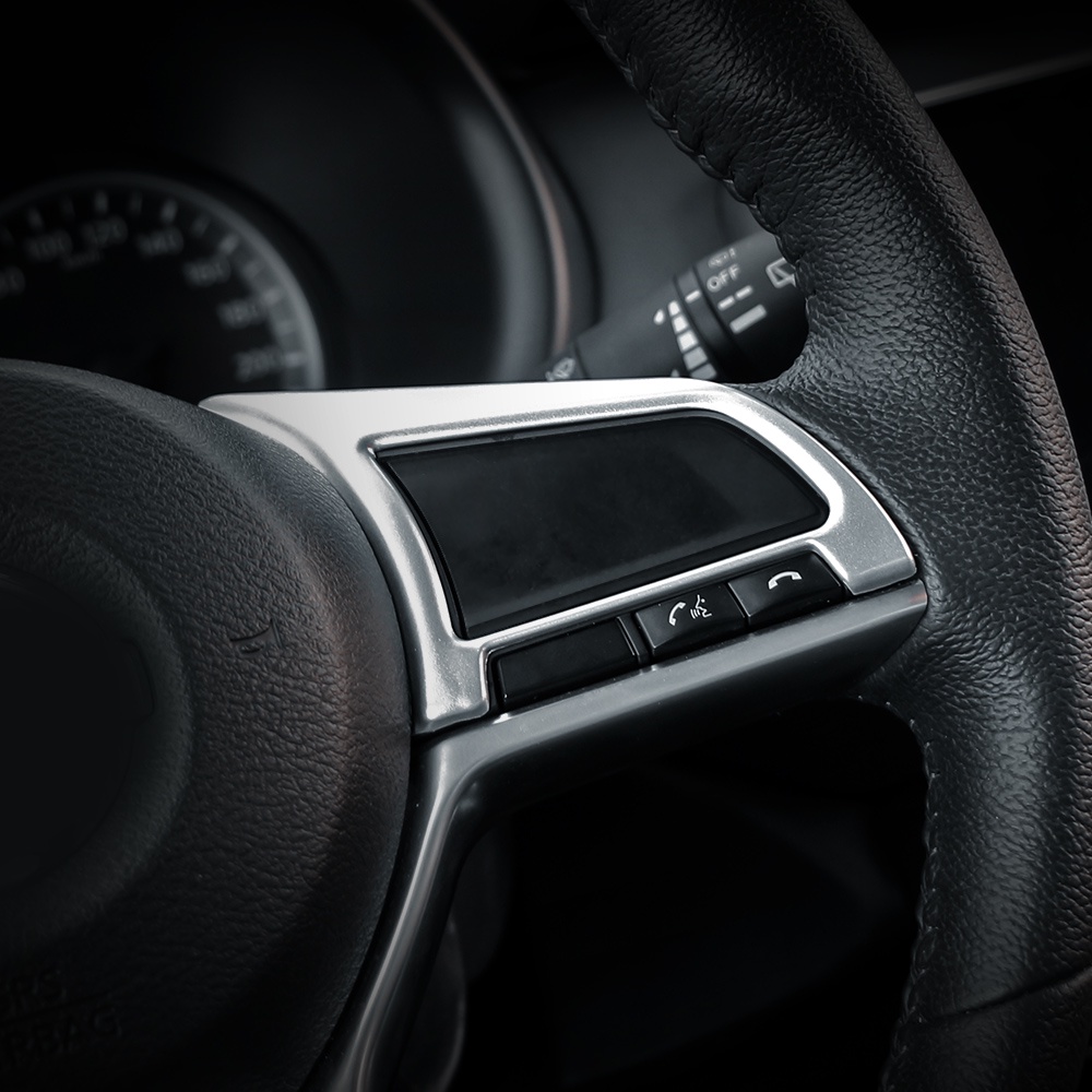 Set 2 Miếng Dán Trang Trí Vô Lăng Xe Hơi Nissan Almera 2022