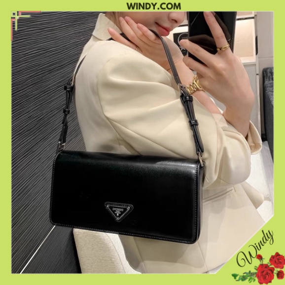 Túi xách nữ dây đeo kẹp nách PR 2 màu trắng đen phong cách hàng quốc 2022 Windy.com
