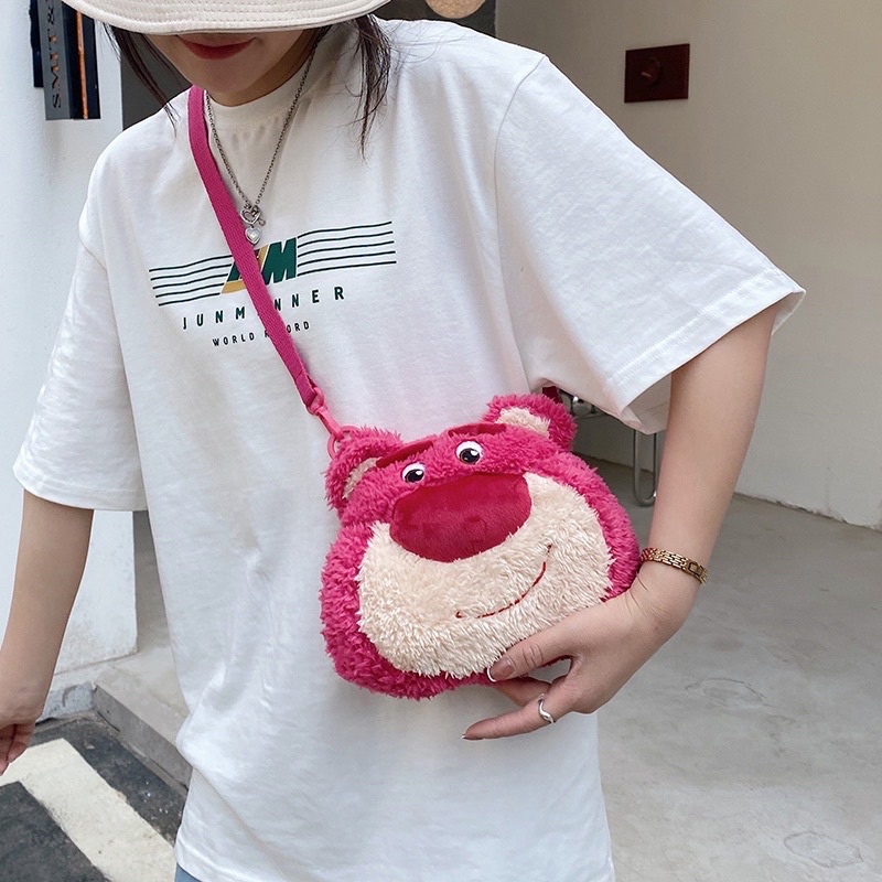 Túi Đeo Chéo Hình Chú Gấu Dâu Tây Lotso Disney Nhồi Bông Đáng Yêu