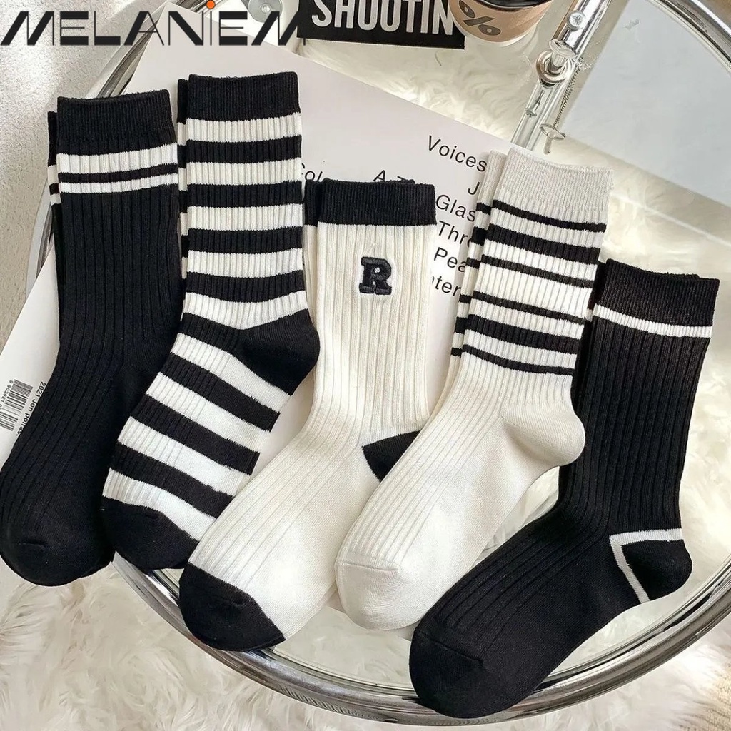 Set 5 Đôi Tất Thể Thao Cổ Cao Thoáng Khí Thấm Hút Mồ Hôi Màu Trắng Đen Đơn Giản Cho Nam Và Nữ