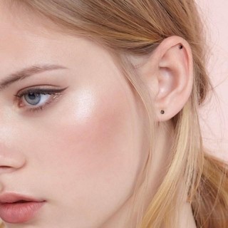 Phấn Highlight Bắt Sáng Siêu Mịn Revolution Highlighter Reloaded 10g [Golden Lights - Raise The Bar - Just My Type]
