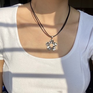 Vòng cổ dây đôi da mặt hoa inox phong cách Boho