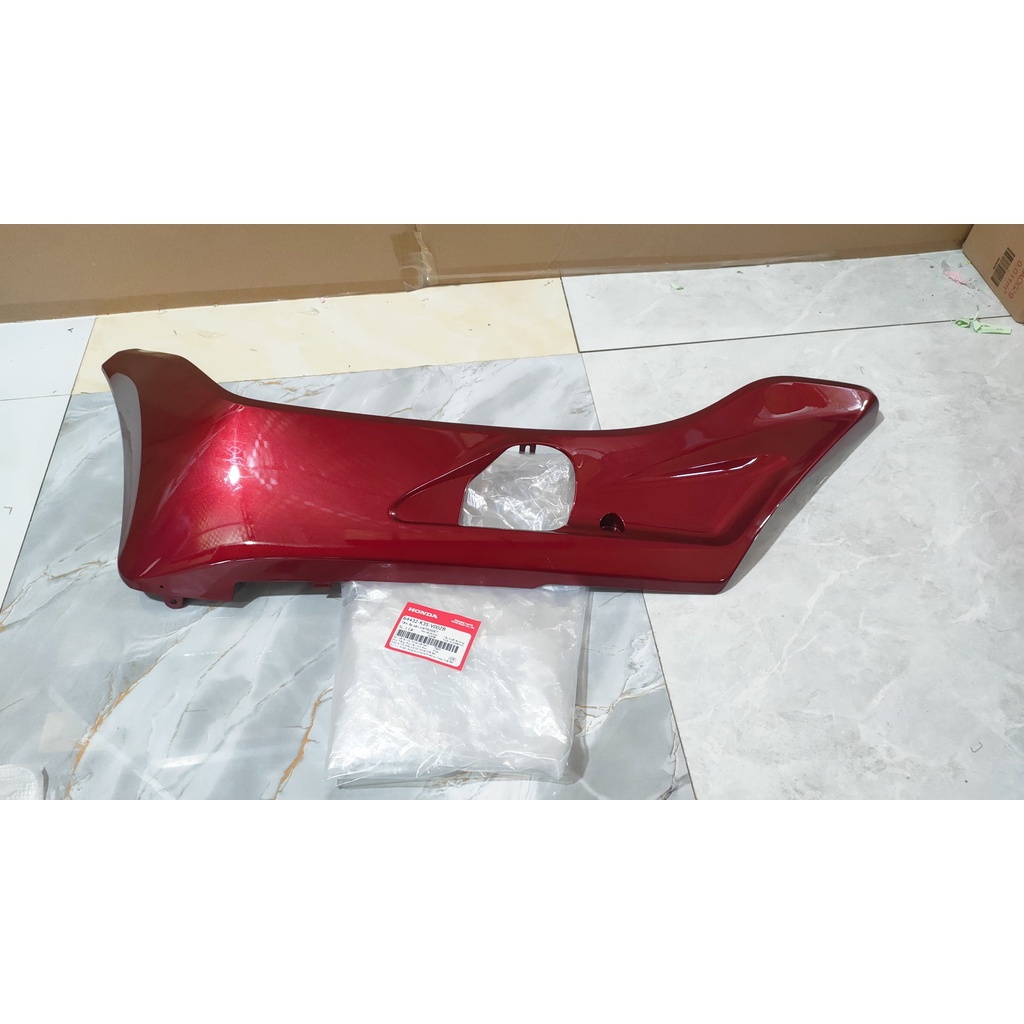 Tấm ốp sàn bên trái - thanh cạnh HONDA PCX 125 năm 2014-2015 màu Đỏ mận. *R350C* (64432K35V00ZB)