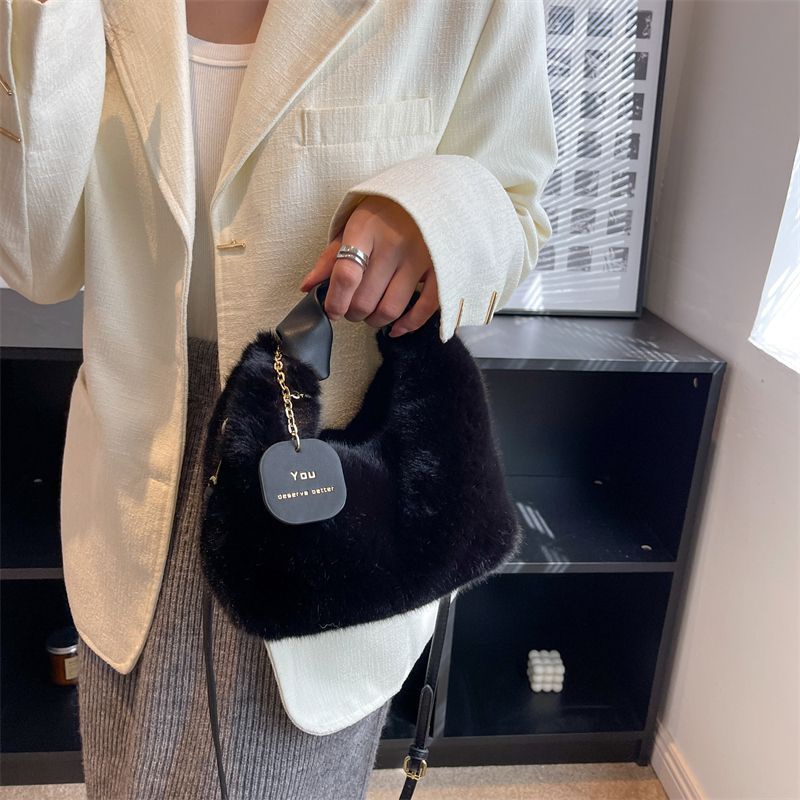 Túi Đeo Vai Phủ Lông Thời Trang Thu Đông Màu Sắc Tinh Tế Kích Thước 22 x 17 x 9 - Balo Đeo Vai Đẹp Cho Nữ