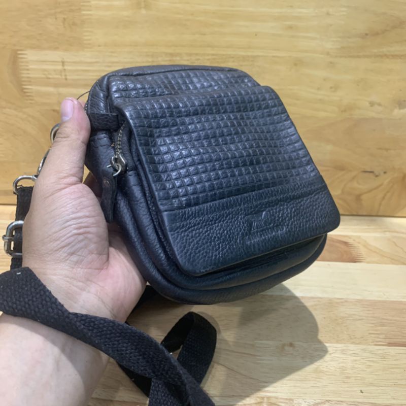 Túi chéo nữ mini da thật secondhand  12251122