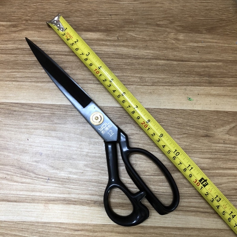 Kéo cắt may Nhật hiệu YDL, dài 25 và 30cm, sắc bén, không rỉ, lâu cùn, cầm rất đầm tay, dùng rất bền