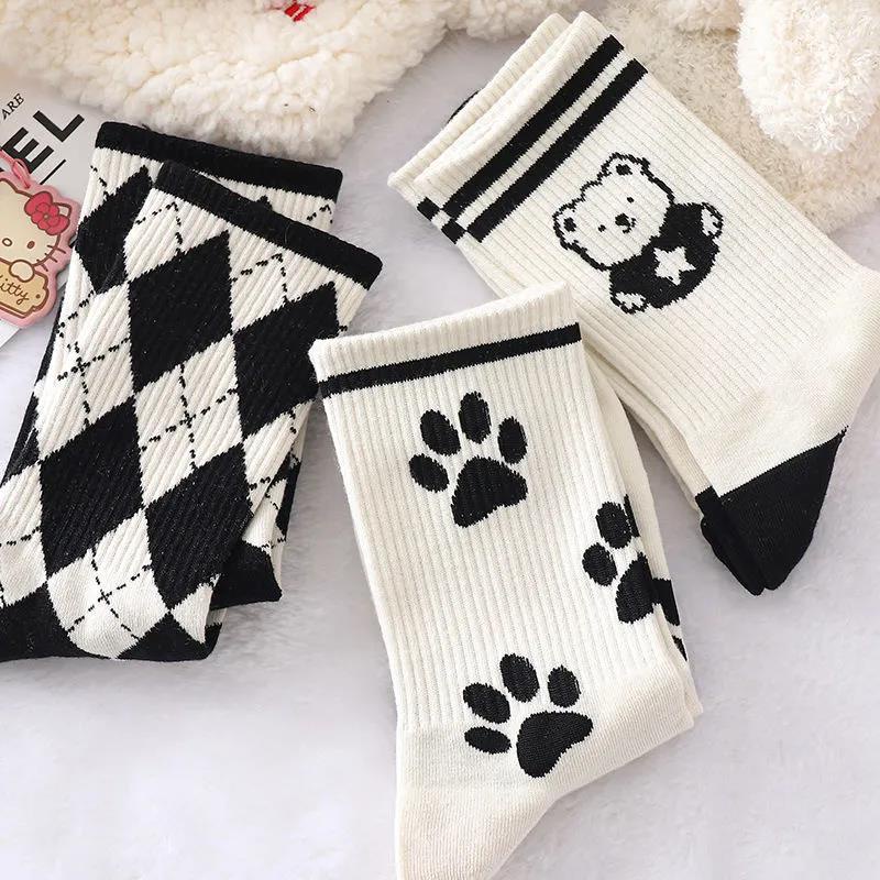 Vớ Họa Tiết Gấu Hoạt Hình Màu Trắng Đen Phong Cách Nhật Bản Cho Nữ