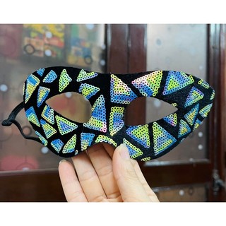 Mặt nạ hoá trang nửa mặt galaxy nhiều màu