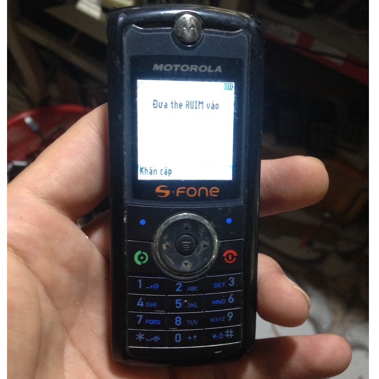 Xác MOTOROLA W212 nhà mạng.lên màn khá,không bin,bán xác anh em lụm đồ