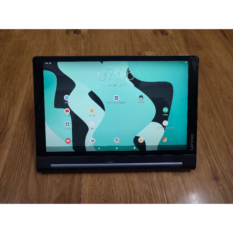 Máy tính bảng Lenovo Yoga Tab 3 Plus ( YT-X703F ), màn 10.1 inch 2K, ram 3/32g, chạy chip Snap 652, bị nứt kính