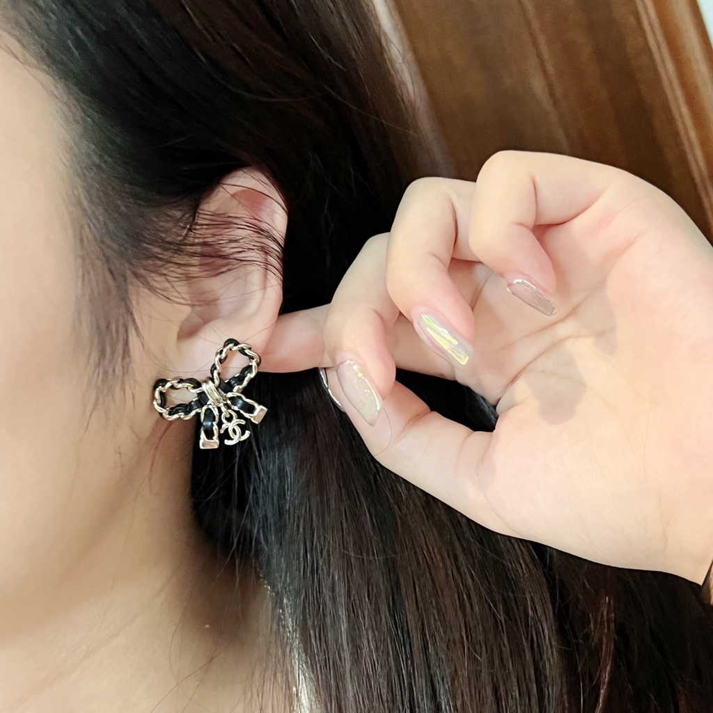 Khuyên Tai Nơ Da Chữ C Đôi Thời Trang Mới Cho Nữ