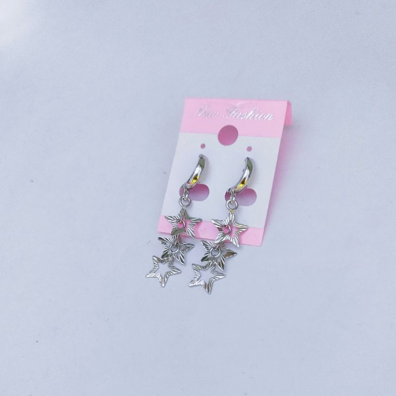 Bông tai khoen tròn inox tòn ten 3 hình thoi chạm chiếu sáng đẹp không đen