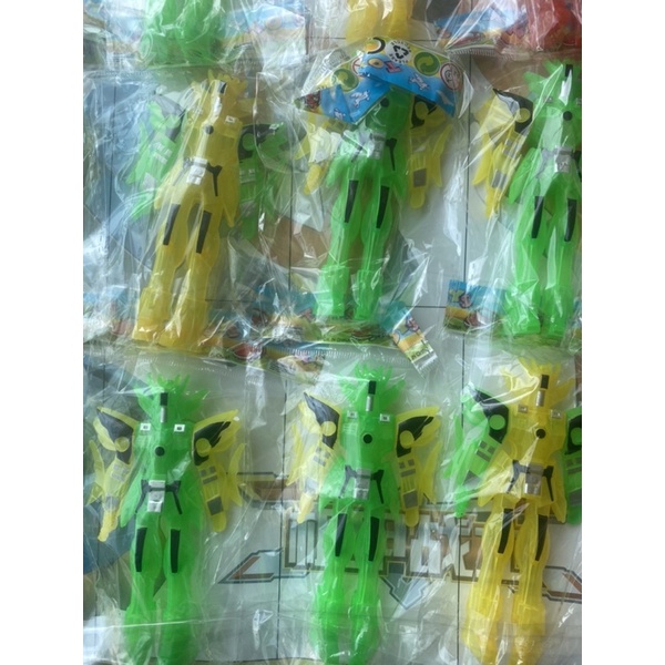 Vỉ 24 con siêu nhân