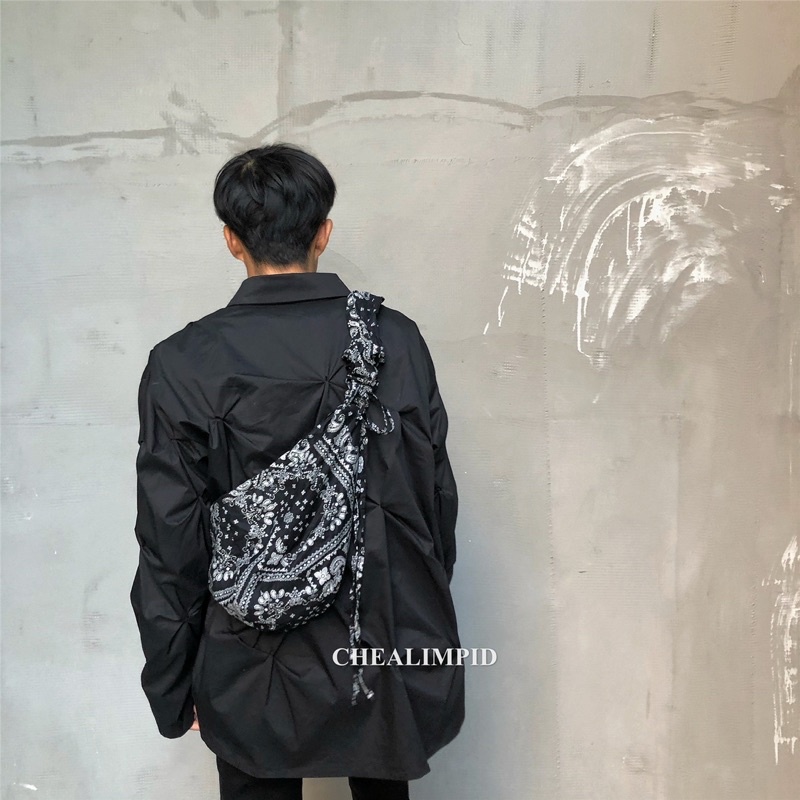 TÚI XÁCH ĐEO CHÉO IN HOẠ TIẾT BANDANA