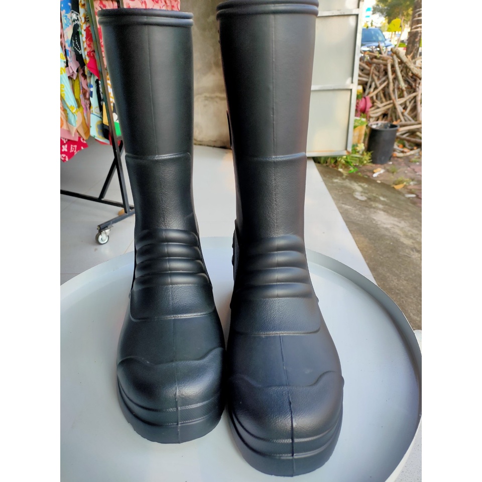 Ủng Xốp Màu Đen Siêu Nhẹ From Đứng Chống Thấm Nước Hãng VAC - Đầy đủ Size- Hình Thật