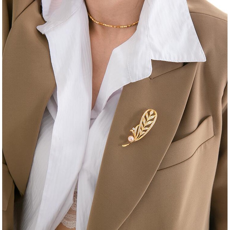 Trâm Cài Áo Hình Lông Vũ Đính Ngọc Trai Chống Chói Phong Cách Mới Cho Nữ