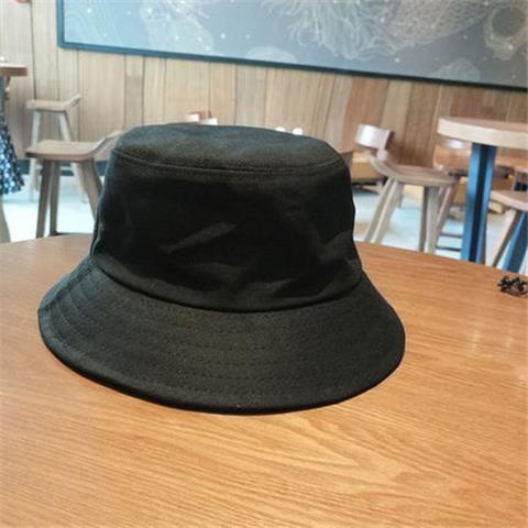 Mũ Bucket Gucci Hai Màu Thêu Chữ Phối Dây Thừng Cá Tính