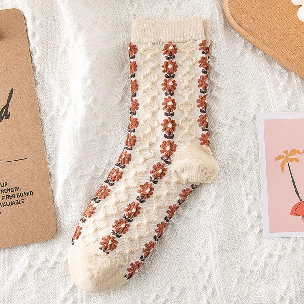 Đôi Vớ Thoáng Khí In Hình Hoa Cúc Vui Nhộn Phong Cách Harajuku Dành Cho Nam Nữ