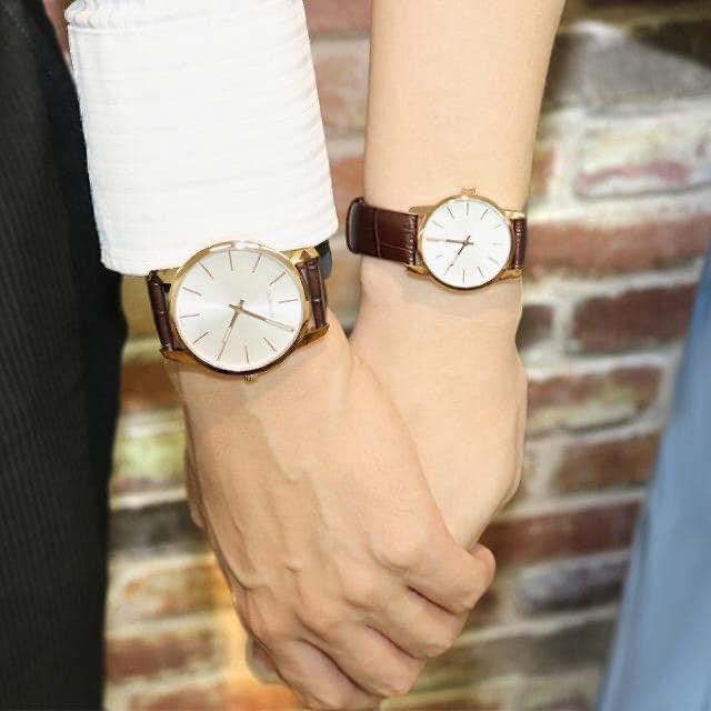 Cặp đôi CK dây da nâu viền vàng hồng nhẹ nhàng, đơn giản nhưng vô cùng tinh tế mà cặp đôi nào cũng nên có