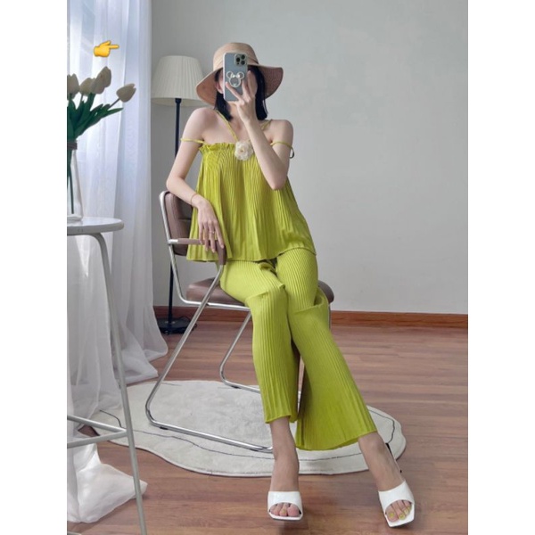 Set Bộ Áo Hai Dây Đính Hoa Kèm Quần Ống Rộng Dập Li