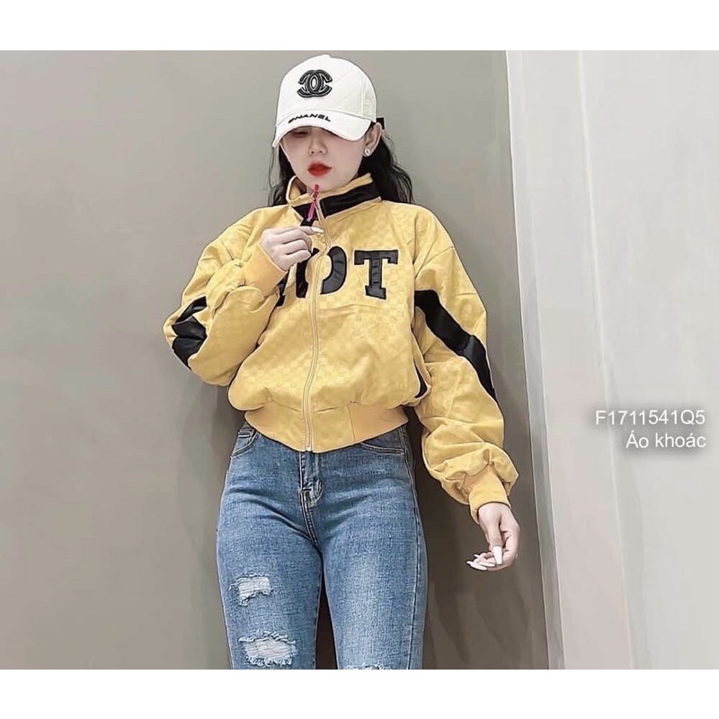 Áo khoác caro xà cừ cổ cao viền màu dài tay sọc màu xéo chữ ngực TT1711