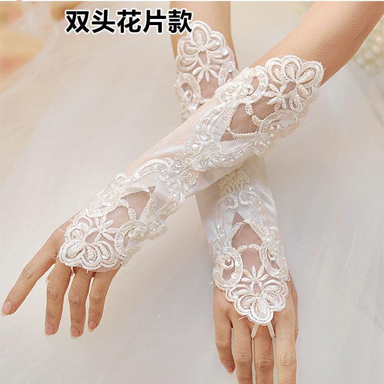 Găng Tay Cô Dâu Màu Trắng Đỏ Sang Trọng