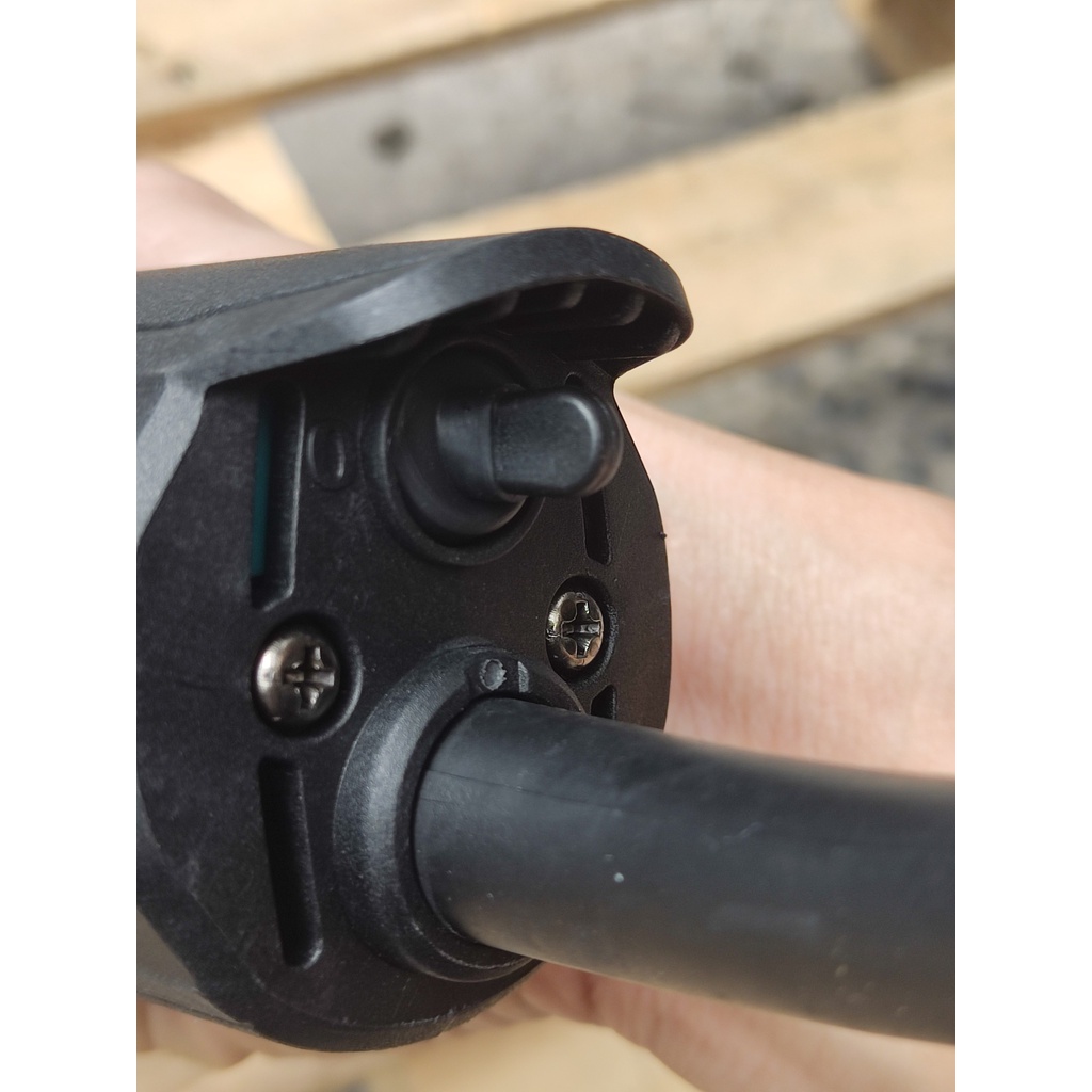 Máy mài cầm tay 750W TOTAL  đường kính đĩa mài 100mm TG10710056