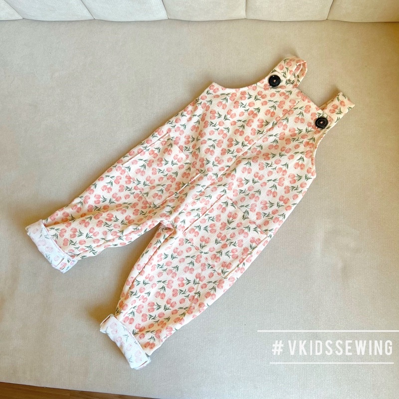 Quần yếm nhung tăm hoa vintage xinh xắn cho bé gái