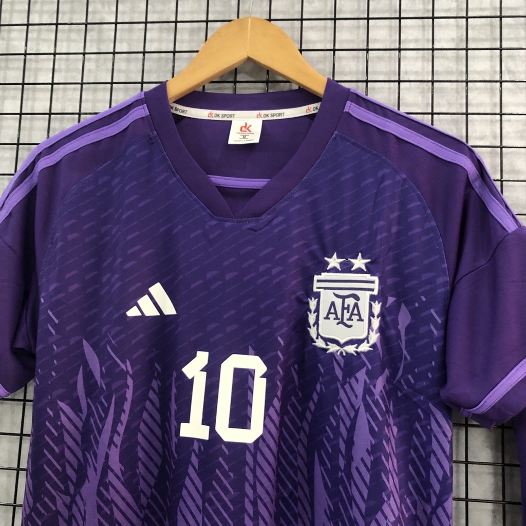 Bộ quần áo đá banh có IN TÊN cầu thủ tuyển ARGENTINA tím DK2022
