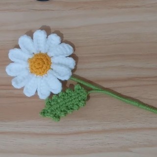 1 bông hoa cúc daisy handmade bằng len