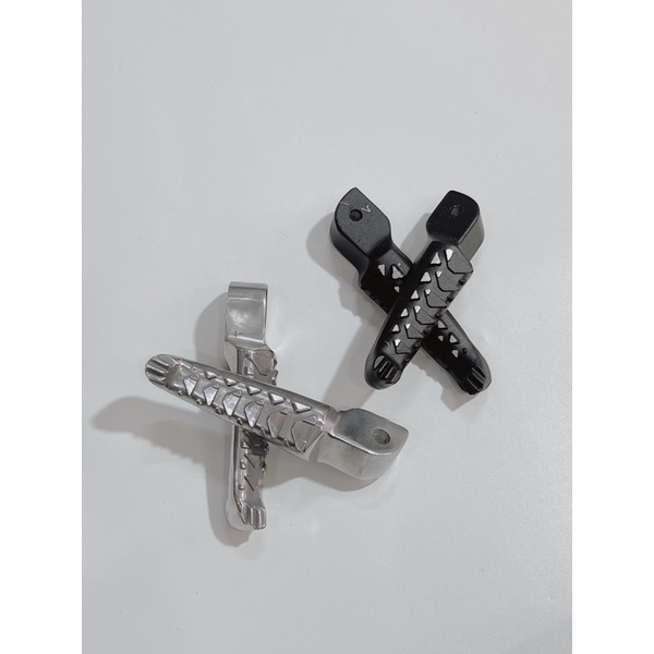 Gác chân sau nhôm mẫu cá xấu sáng bóng, bền bỉ lắp xe Honda Yamaha