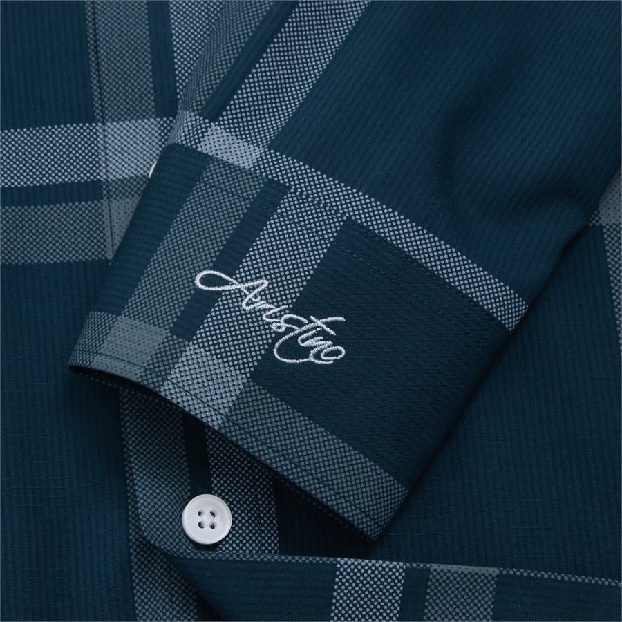 Áo sơ mi nam dài tay ARISTINO ALS15102 Somi công sở cao cấp màu xanh kẻ trắng vải sợi sồi dáng ôm tà lượn không túi ngực