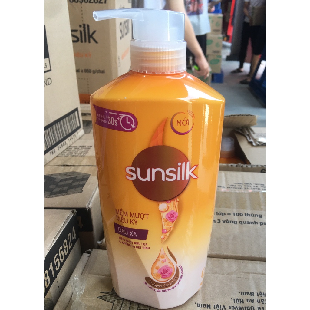 Dầu xả Sunsilk 640g với tinh dầu Trái Bơ và dầu Argan cho mái tóc không xơ rối và bết dính