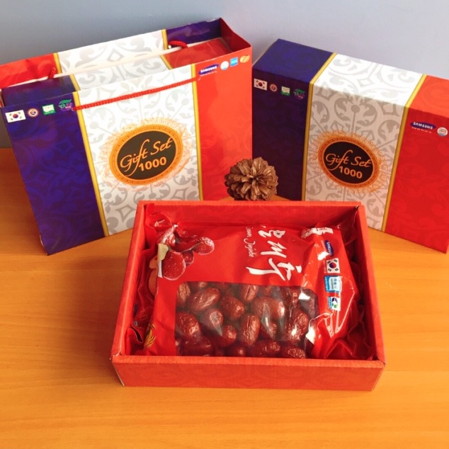 TÁO ĐỎ SẤY KHÔ HÀN QUỐC - HỘP 1KG TÁO THƯỢNG HẠNG