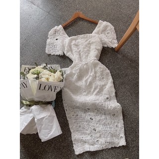 Đầm ren form body khoe dáng