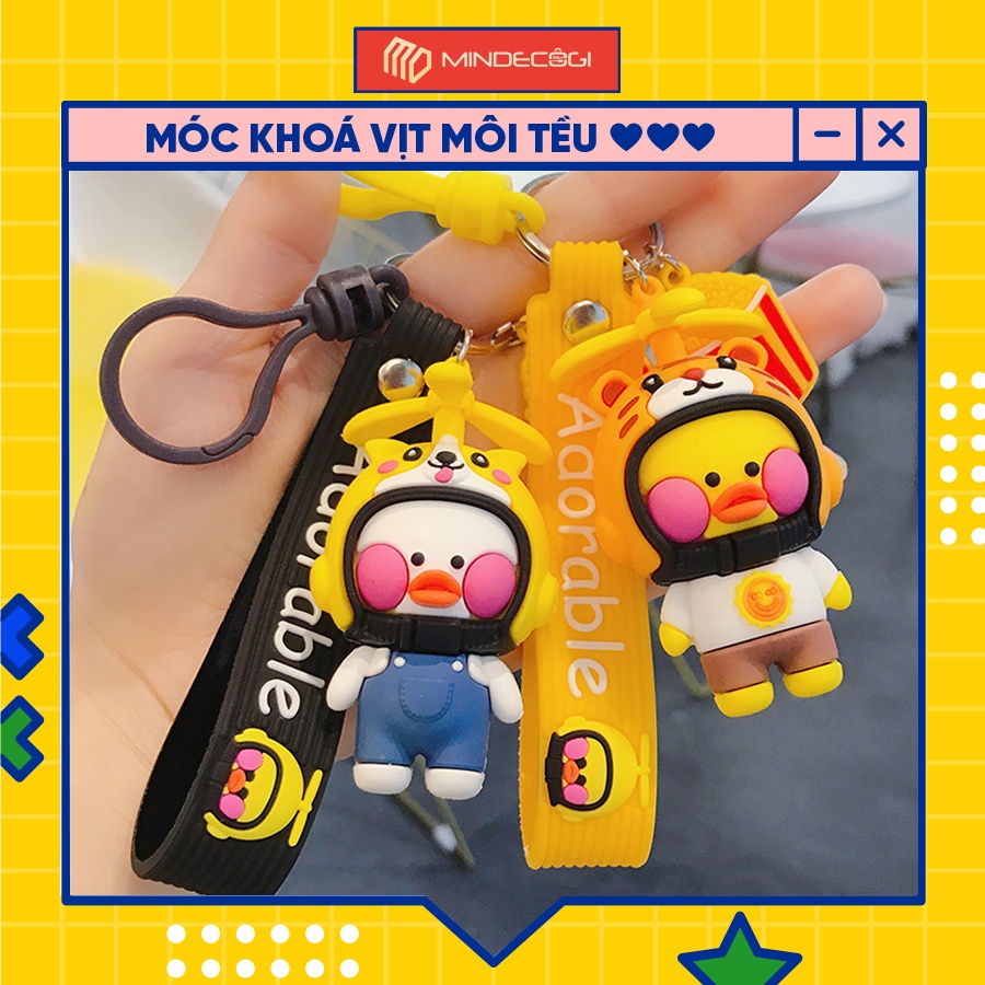 Móc khoá vịt môi tều đội mũ bảo hiểm hình máy bay đáng yêu