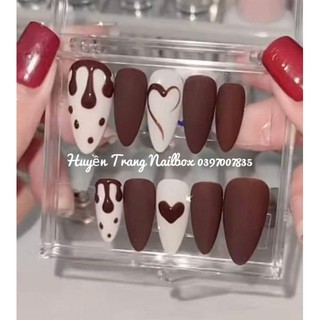 Nailbox Móng tay giả thiết kế Huyền Trang Nail vẽ tim 02