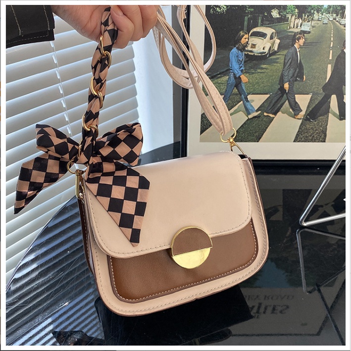 Túi xách nữ đeo chéo dây xích phối khăn tuyệt đẹp chất da dày dặn bền bỉ theo năm tháng Capucha T231