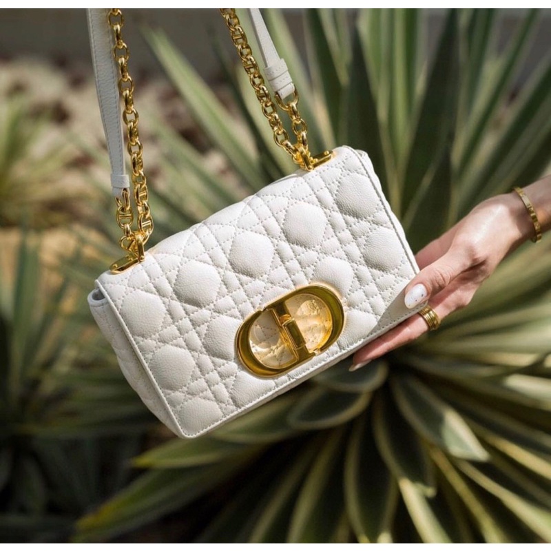 Túi Xách Dior Caro Bag Small Trắng Đen Be Xanh Size 20  -  By Anh Dinh Phuong