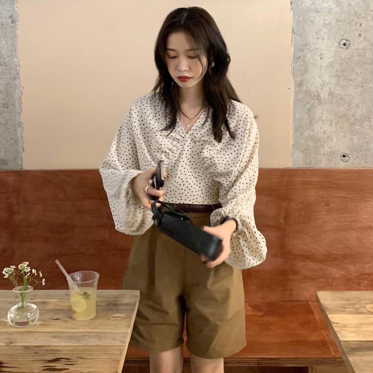 IELGY Áo Sơ Mi Nữ Cổ Chữ V Thắt Nơ Sau Lưng Họa Tiết Chấm Bi Màu Tương Phản Phong Cách Hàn Quốc