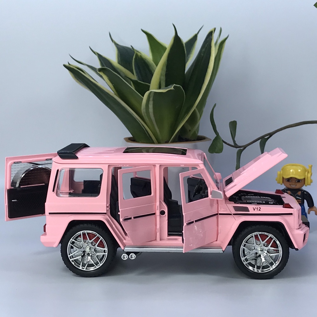 Mô hình xe ô tô Mercedes Benz G63 tỷ lệ 1:24